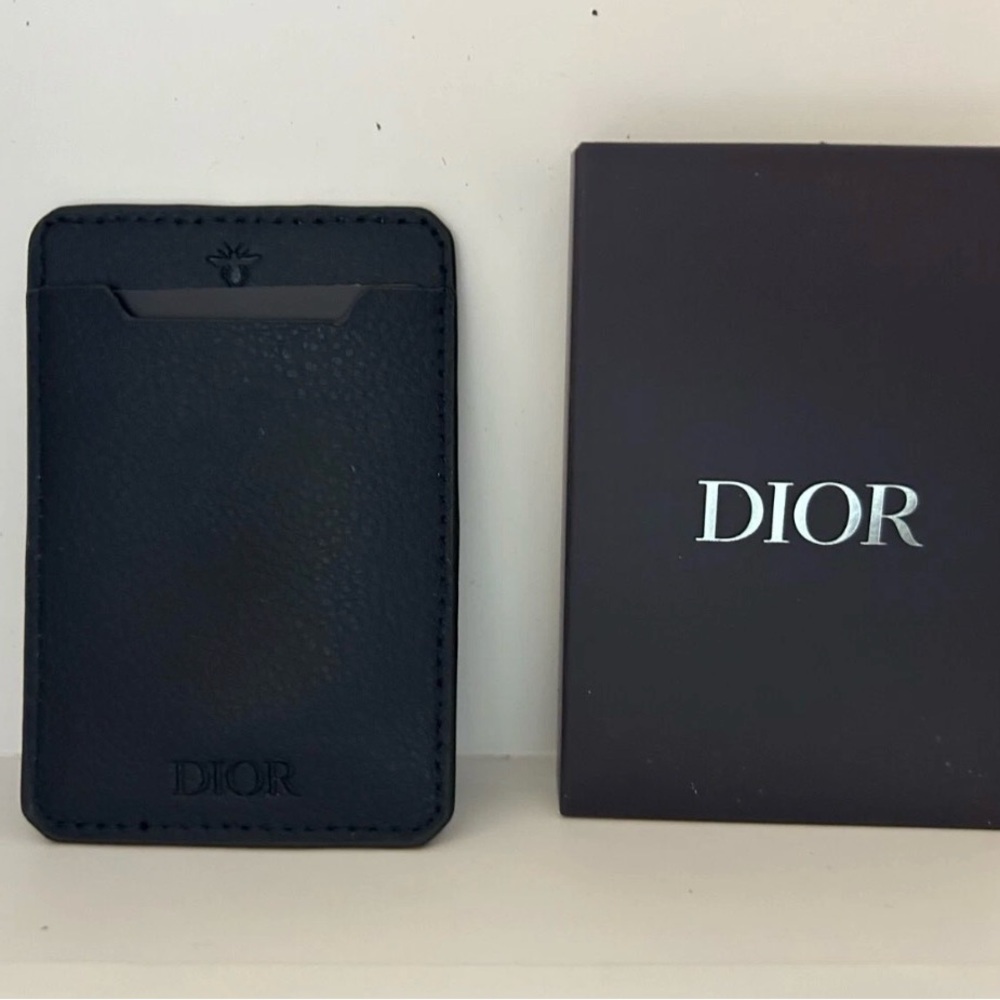 💎🍑 Triple Threat Luxe Buyers Appreciation — LV • Gucci • Chanel 🍑💎 - Picture 8 of 12